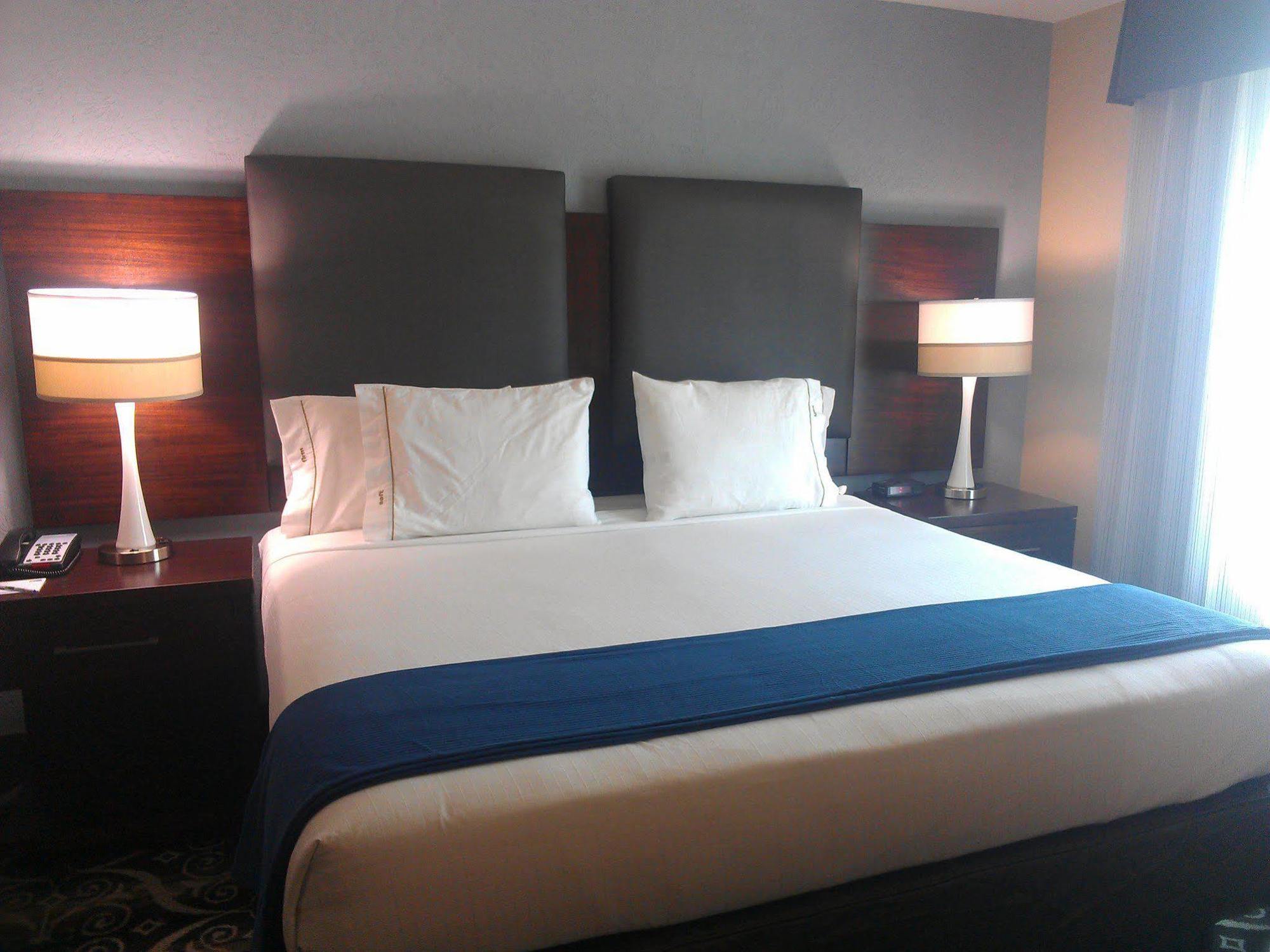 Holiday Inn Express Hotel & Suites North Kansas City By Ihg Kültér fotó