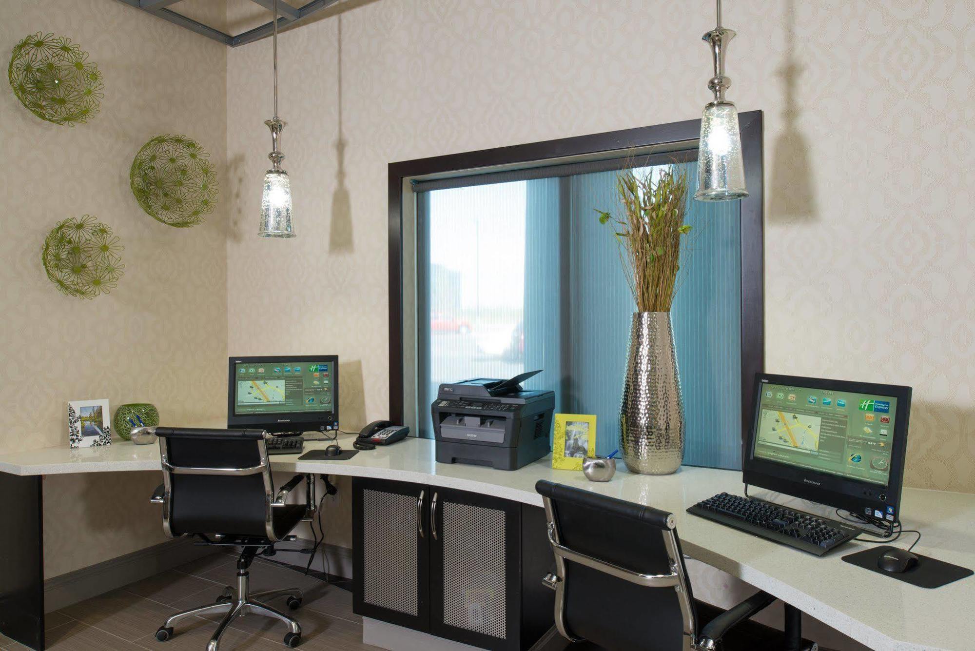 Holiday Inn Express Hotel & Suites North Kansas City By Ihg Kültér fotó